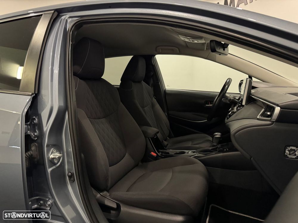 Toyota Corolla 1.8 Hybrid Exclusive - 24