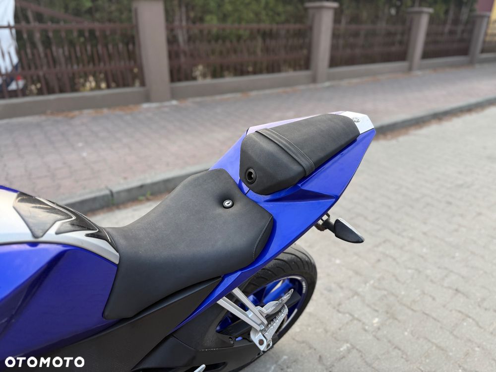 Yamaha YZF - 22
