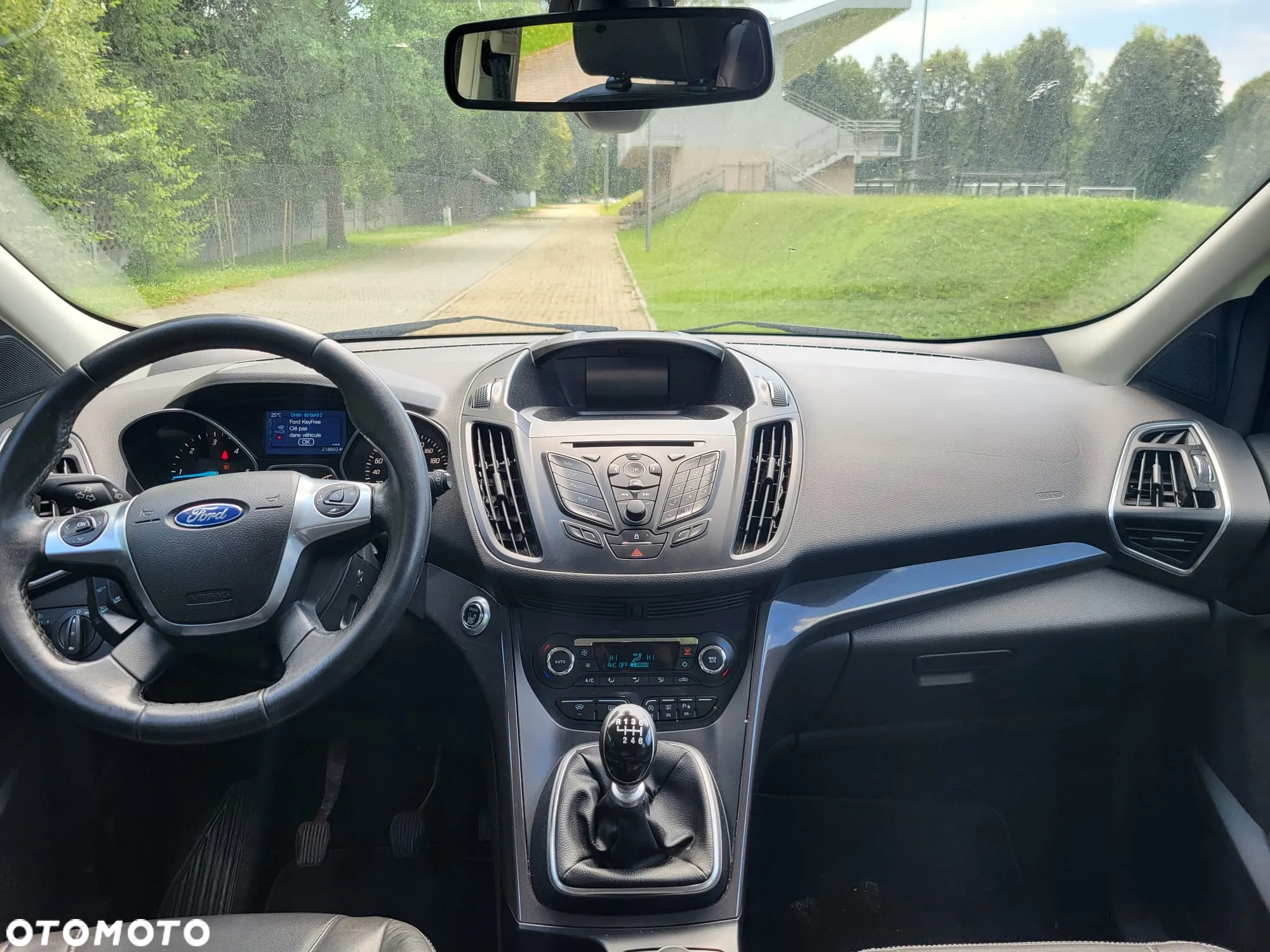Ford Kuga 2.0 TDCi 2x4 Titanium - 12