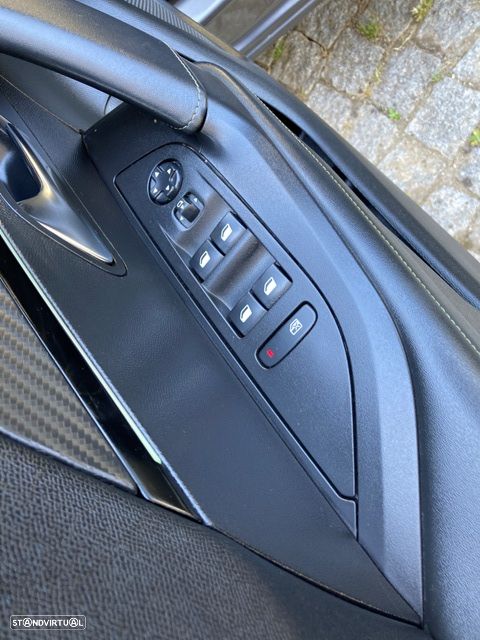 Peugeot 2008 1.5 BlueHDi GT Pack EAT8 - 34