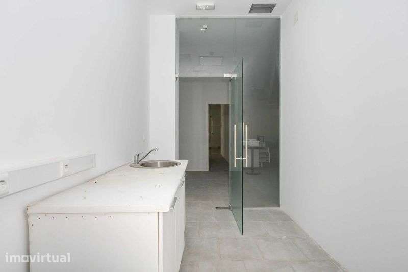 ALUGA-SE Espaco Comercial renovado 600 m2 open Space Massama - Grande imagem: 5/12