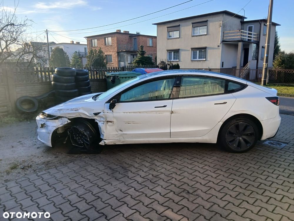 Tesla Model 3 RWD - 8