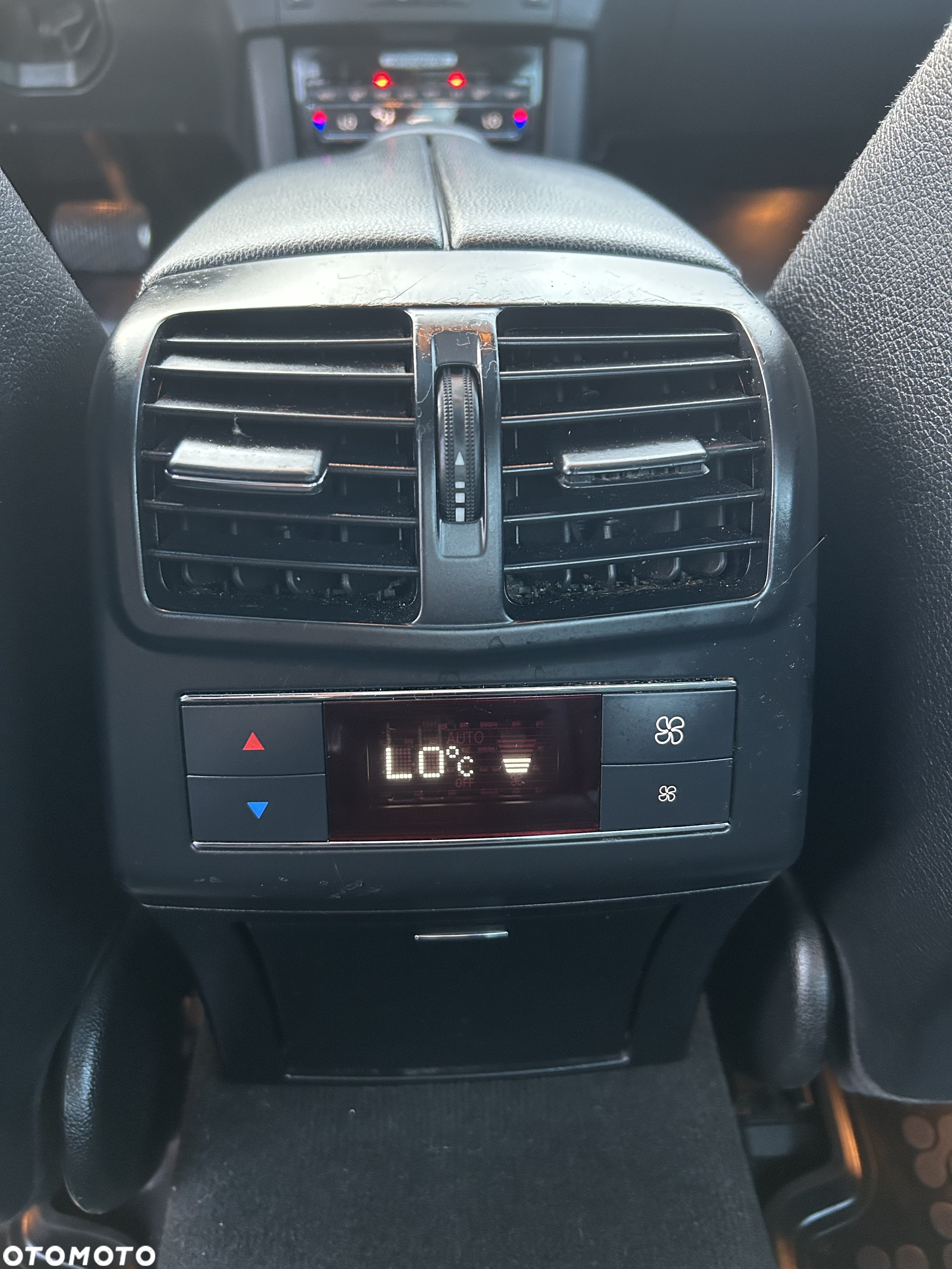 Mercedes-Benz Klasa E 350 CDI BlueEff Avantgarde - 37