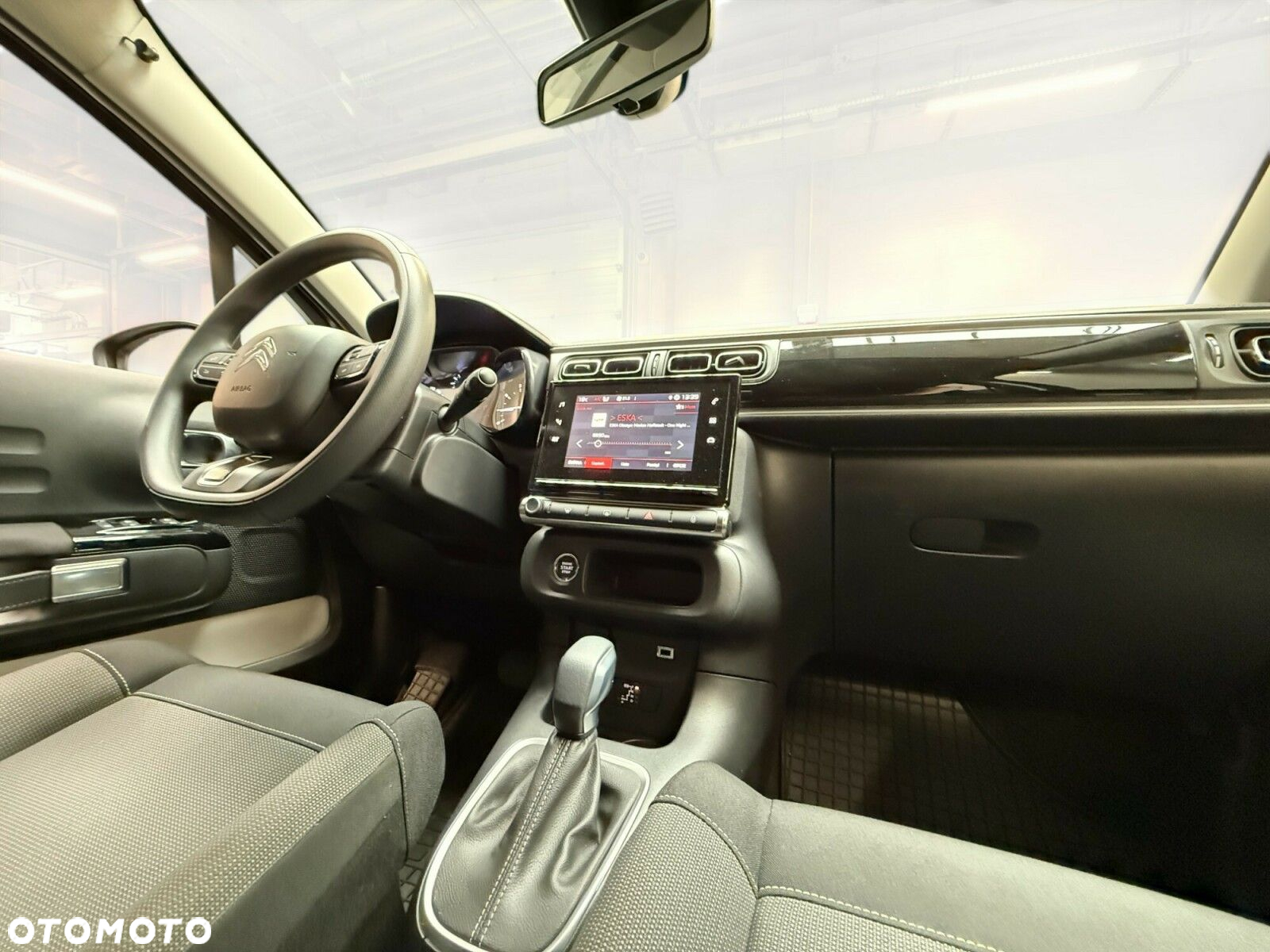 Citroën C3 1.2 PureTech Shine EAT6 - 26