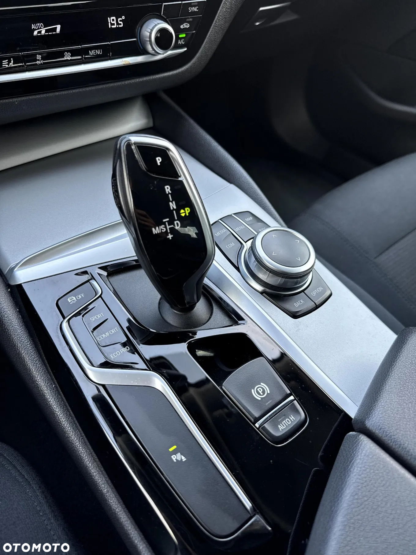 BMW Seria 5 518d Advantage - 13