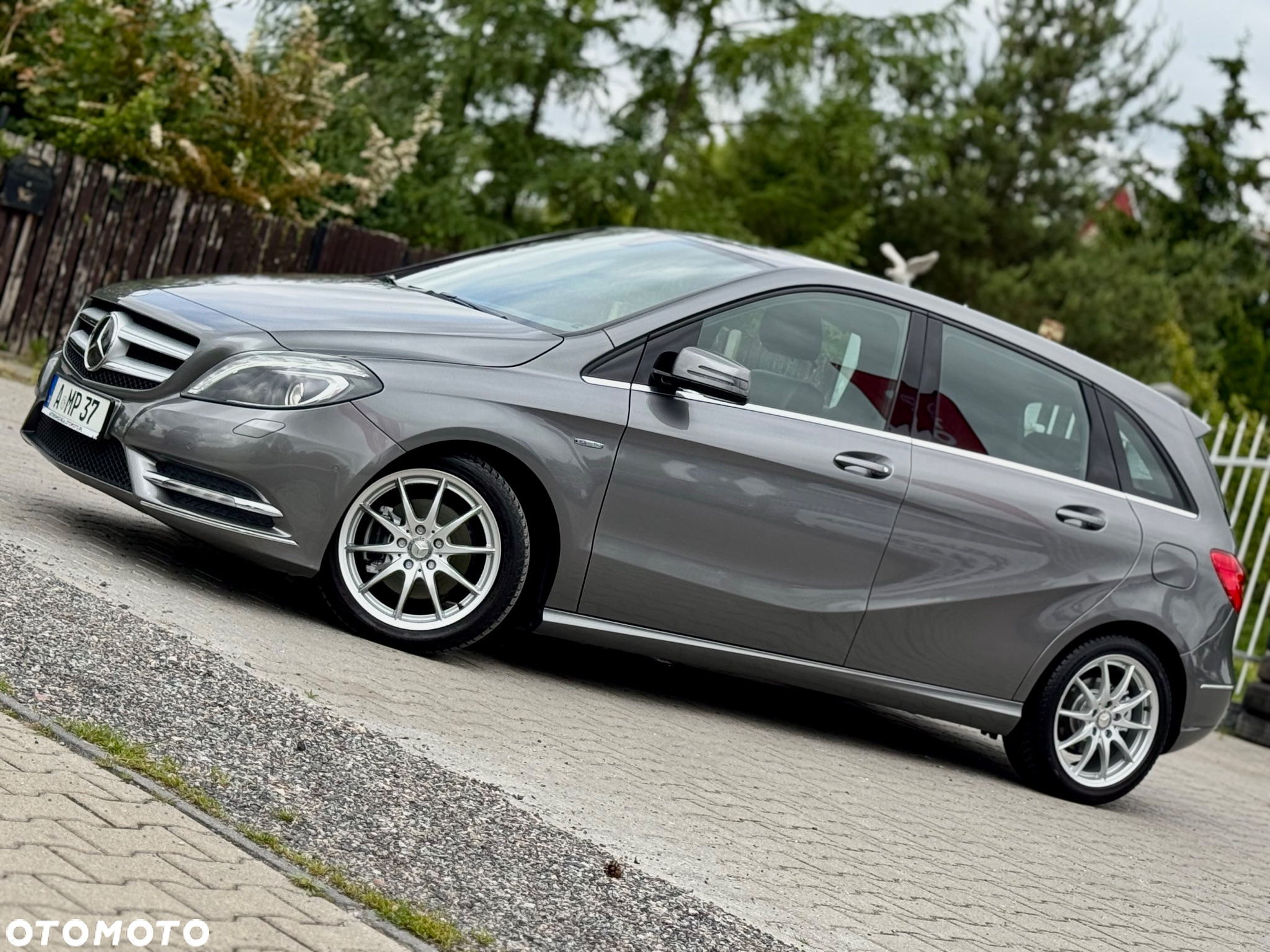 Mercedes-Benz Klasa B 180 BlueEFFICIENCY Edition - 24