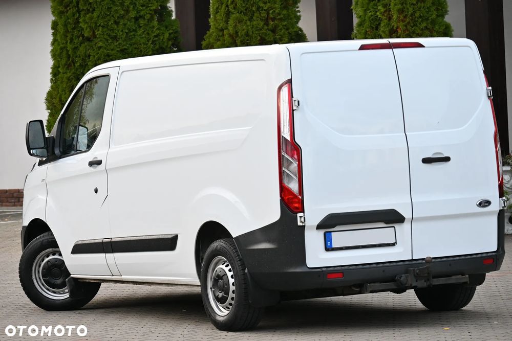Ford TRANSIT CUSTOM - 24