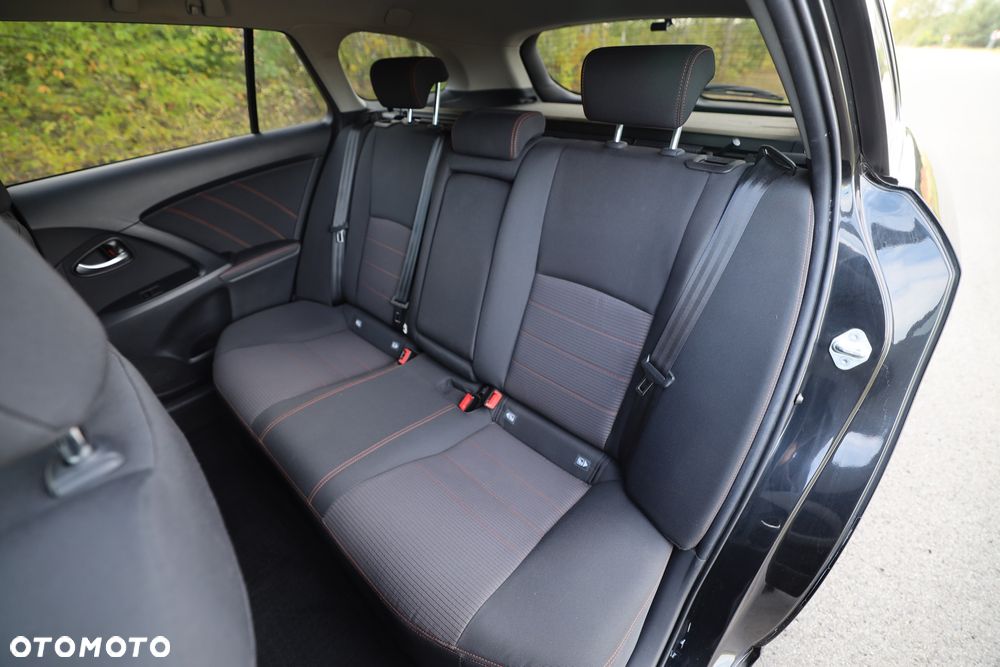 Toyota Avensis 1.8 Premium MS - 11
