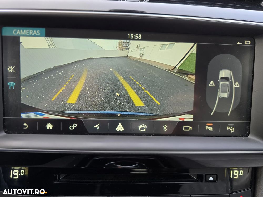 Jaguar F-Pace 30t AWD Portfolio - 17