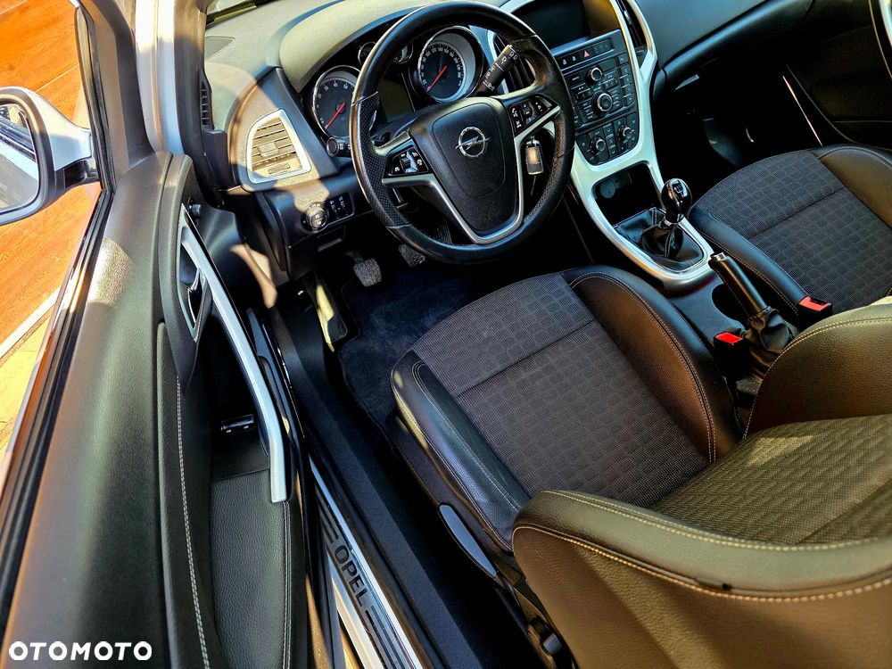 Opel Astra GTC 1.4 Turbo Innovation - 10