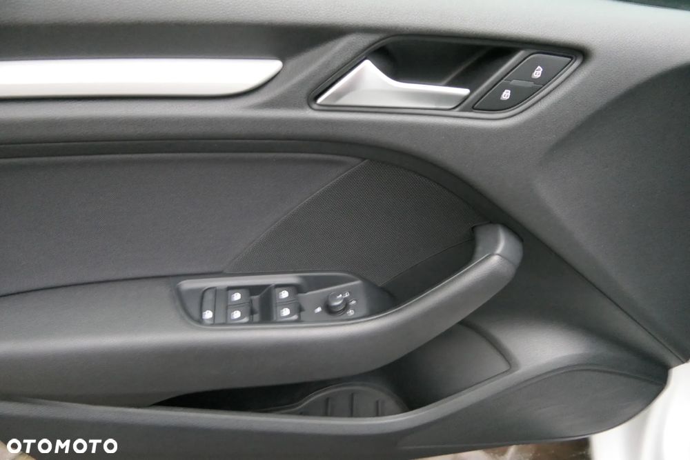 Audi A3 Limousine 1.6 TDI S tronic design - 27
