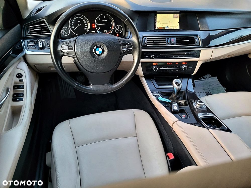 BMW Seria 5 520d Luxury Line - 14