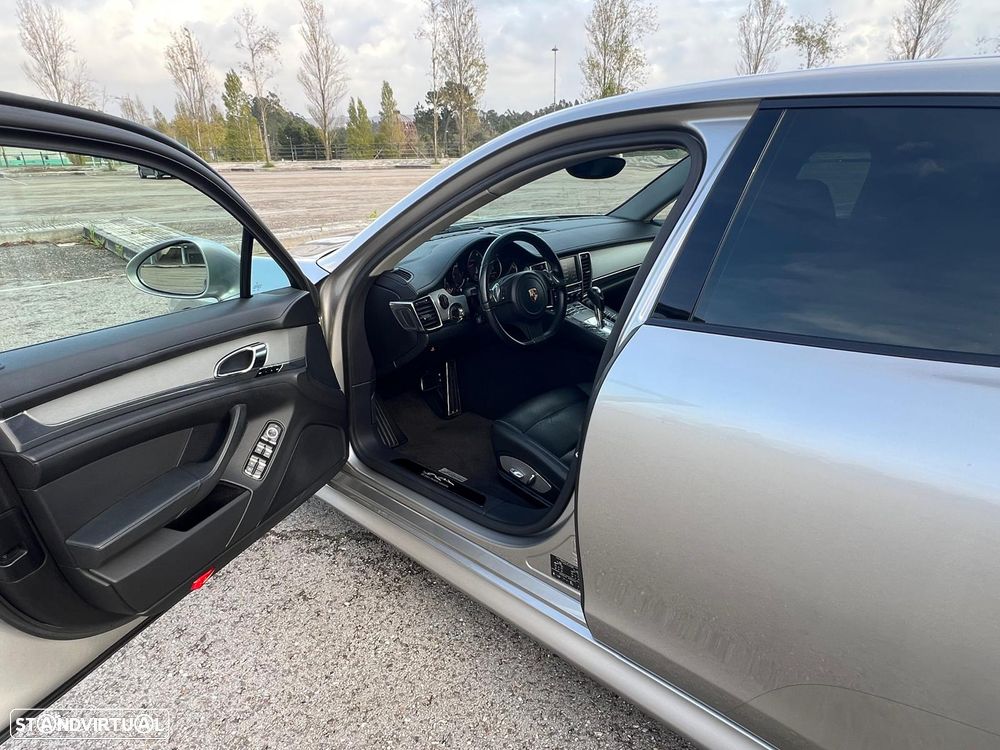 Porsche Panamera 3.0 V6 - 12