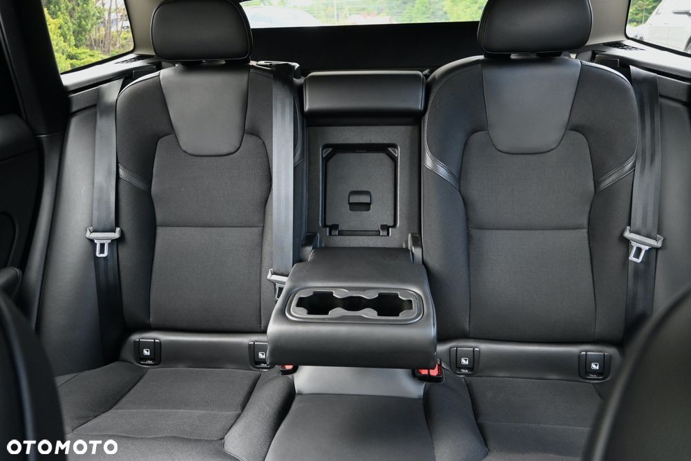 Volvo XC 60 D4 Geartronic Momentum - 28