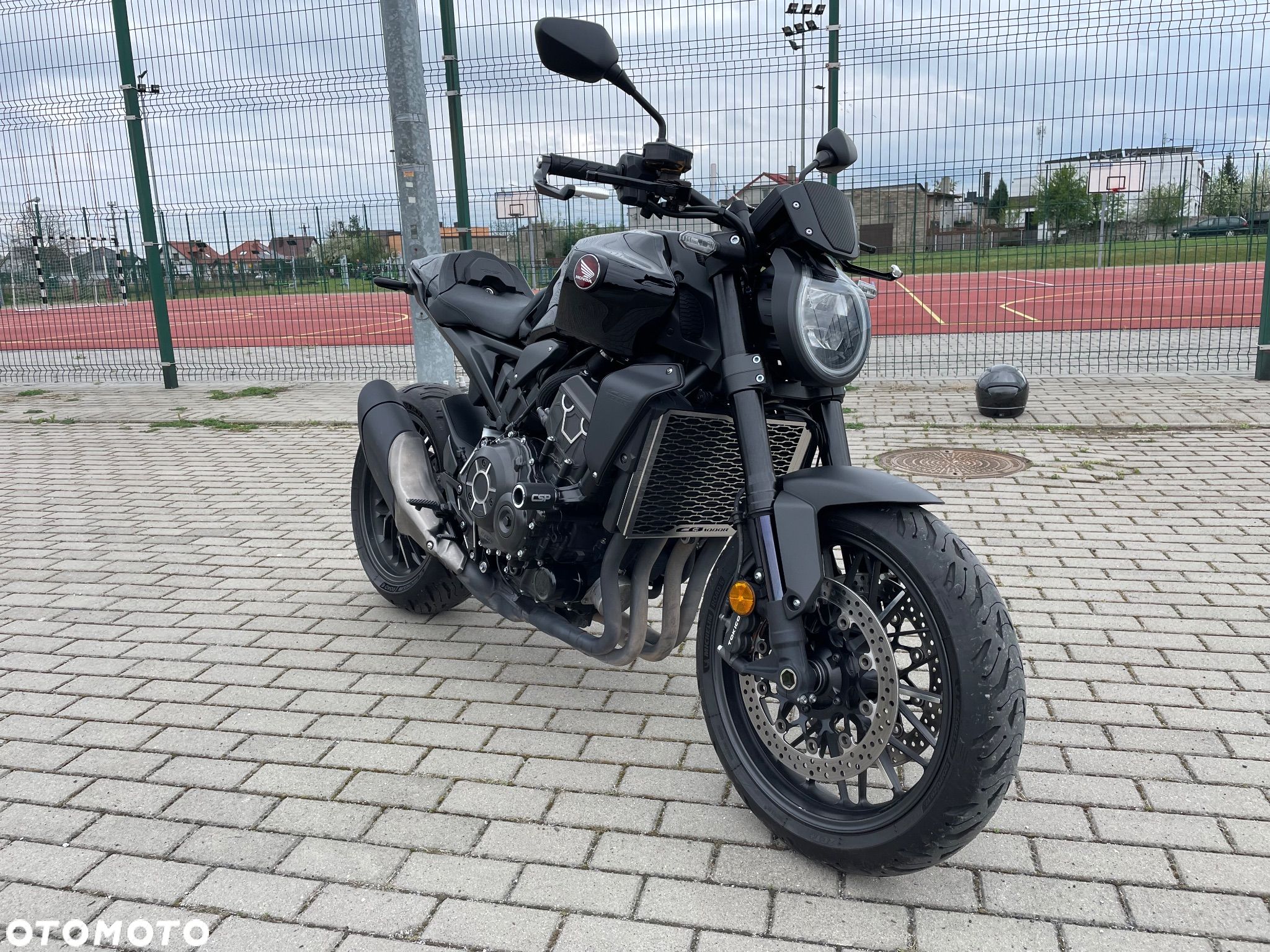 Honda CB - 1