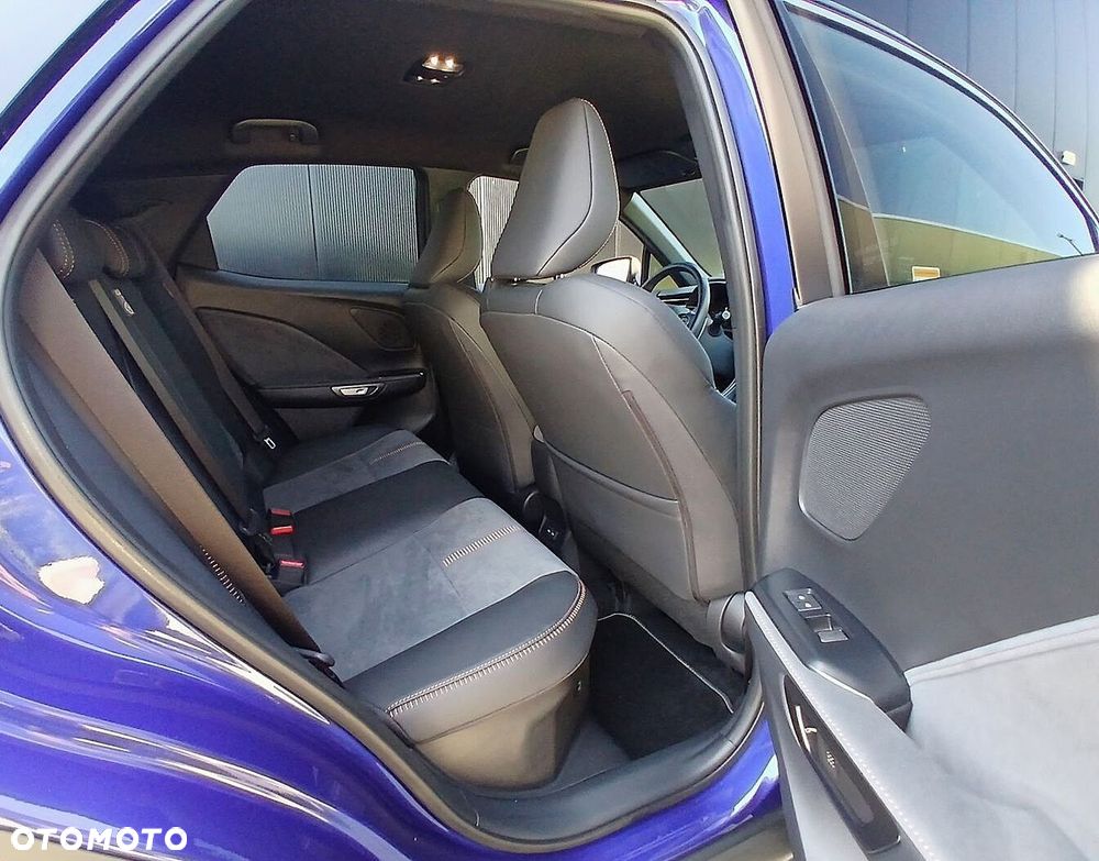 Lexus LBX 1.5 Hybrid Cool AWD - 32