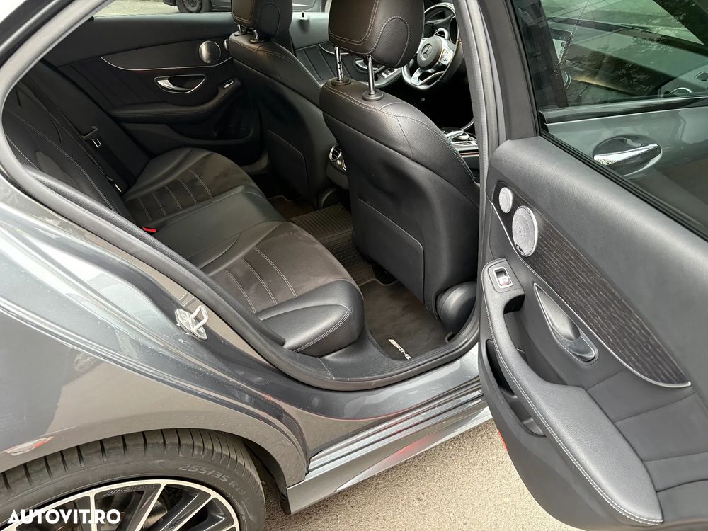 Mercedes-Benz C 300 4MATIC Aut. - 18