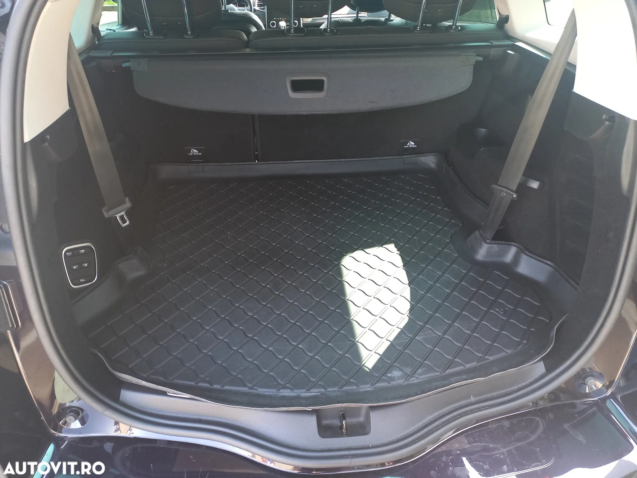 Renault Grand Scenic BLUE dCi 150 EDC BOSE EDITION - 16
