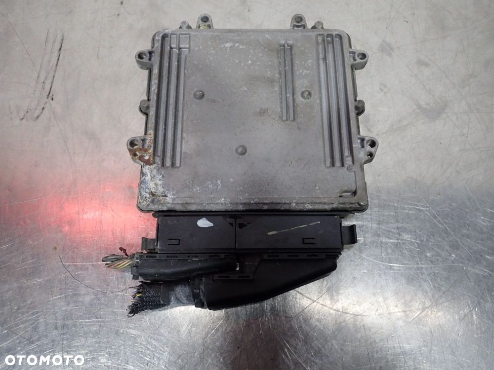 KOMPUTER SILNIKA MITSUBISHI COLT VI Z30 0281011841 - 2