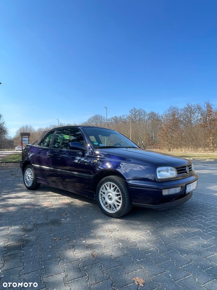Volkswagen Golf 1.8 GL - 12