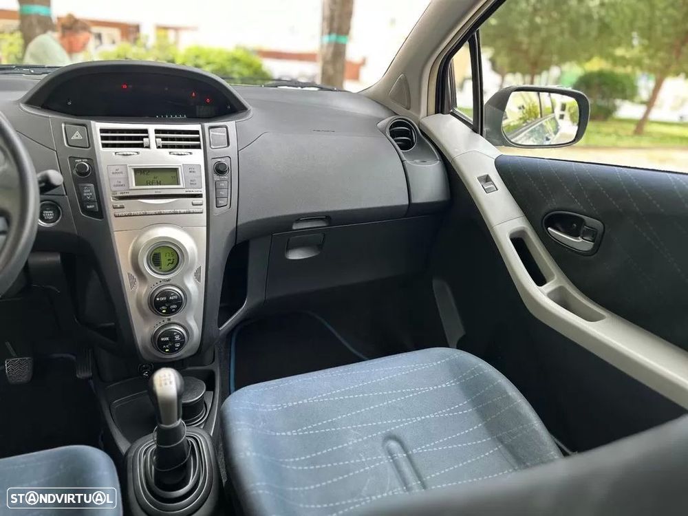 Toyota Yaris 1.0 VVT-i Sol AC+VSC - 22