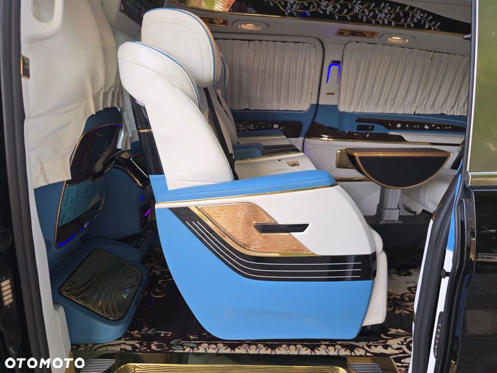 Mercedes-Benz Klasa V 300 extralang 9G-TRONIC Special Edition Avantgarde - 36