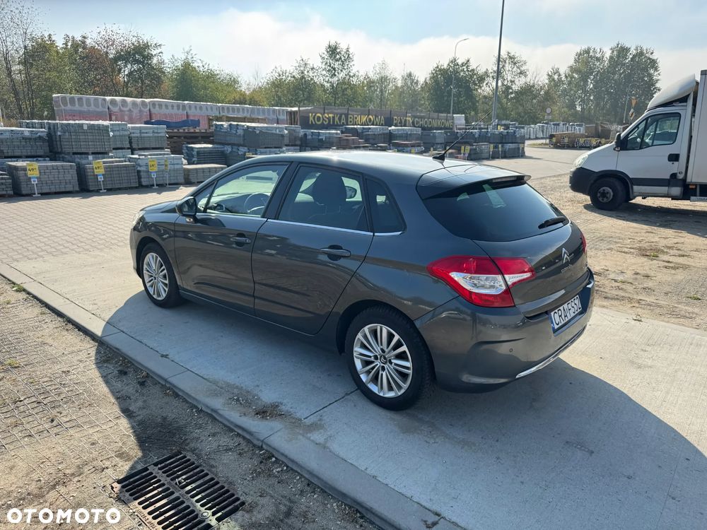 Citroën C4 e-HDi 115 Selection - 4