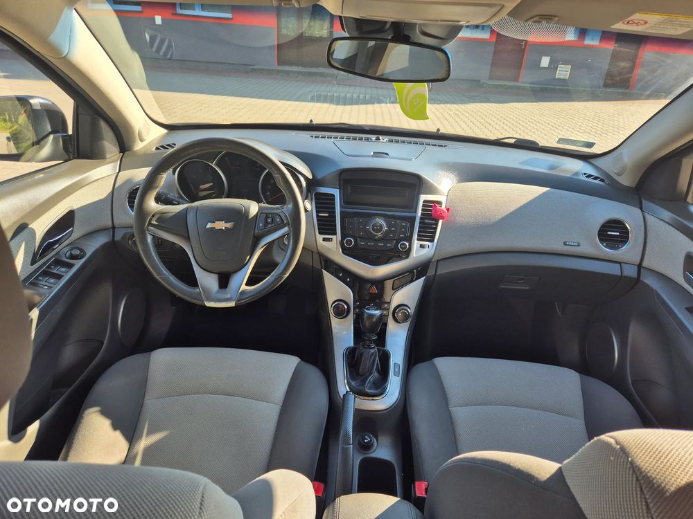 Chevrolet Cruze 1.6 - 10