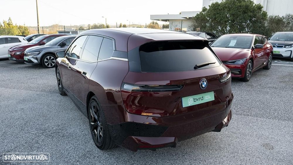BMW iX xDrive 40 Pack Desportivo - 7