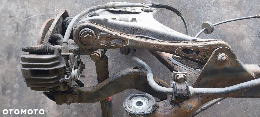 KOMPLETNE ZAWIESZENIE BELKA SANKI TYŁ AUDI A4 B6 SEDAN - 7