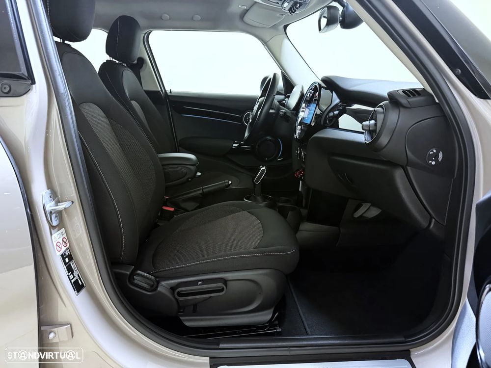 MINI 5 Portas Cooper Auto - 22