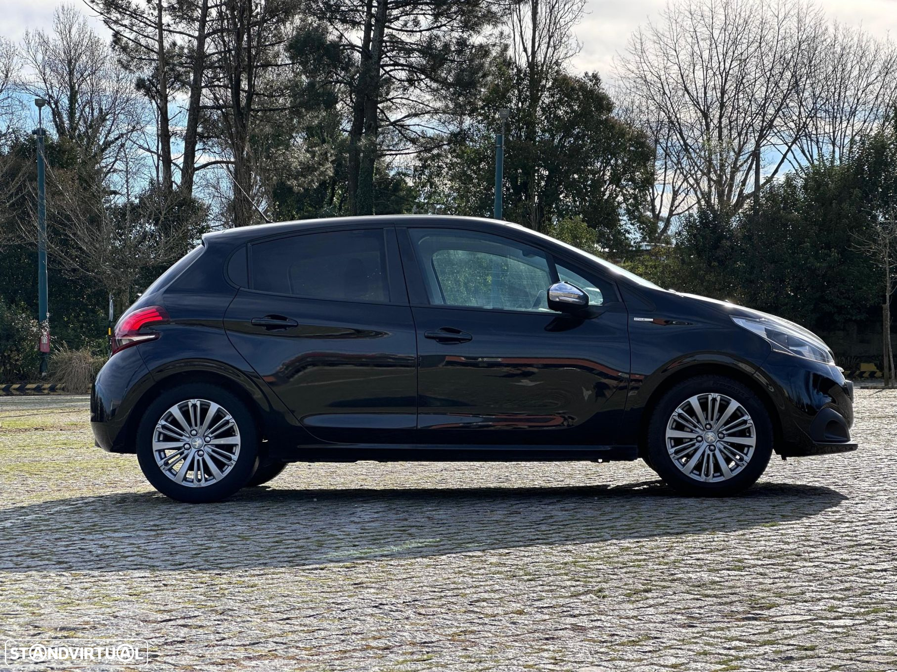 Peugeot 208 - 4
