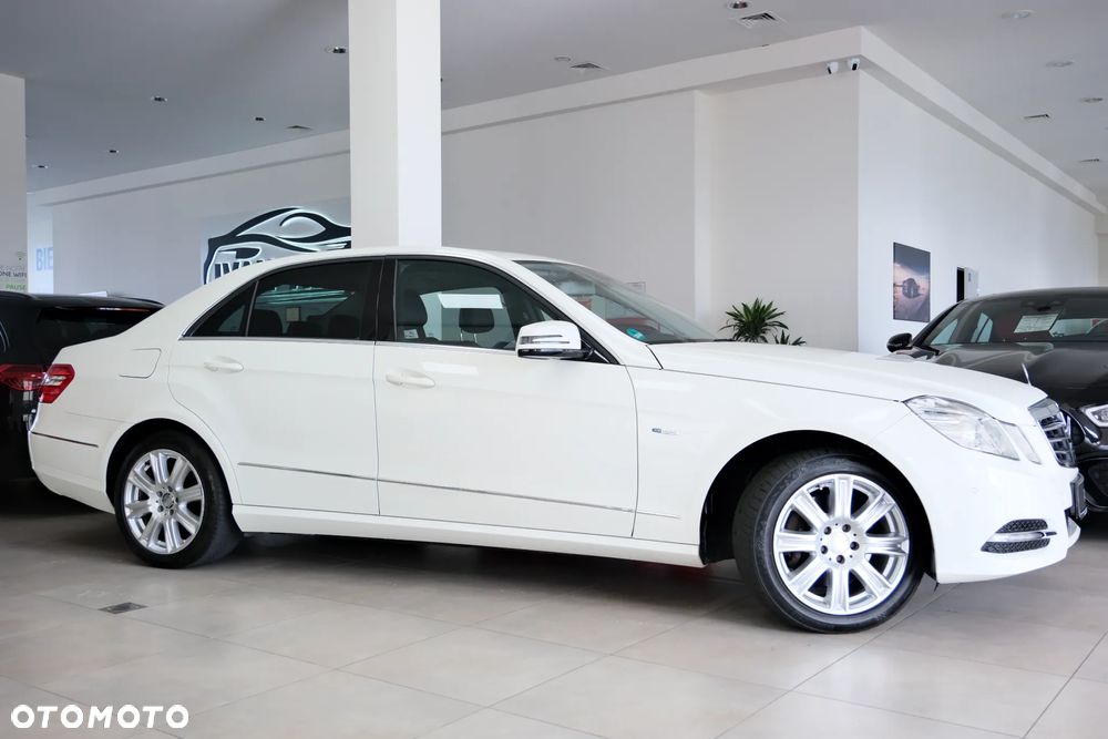 Mercedes-Benz Klasa E 350 CDI DPF BlueEFFICIENCY 7G-TRONIC Avantgarde - 4