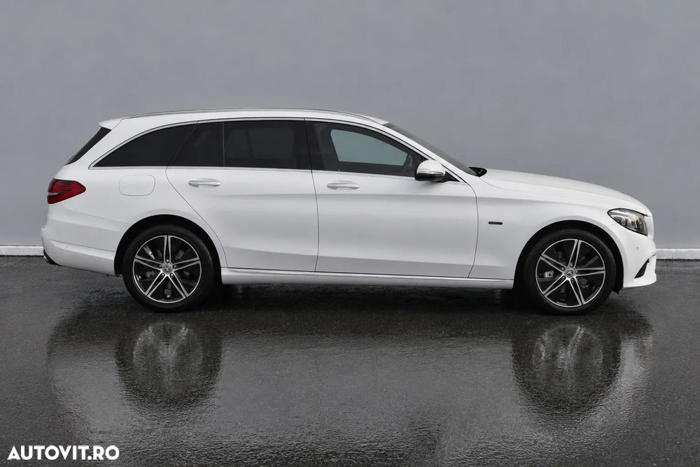 Mercedes-Benz C - 9