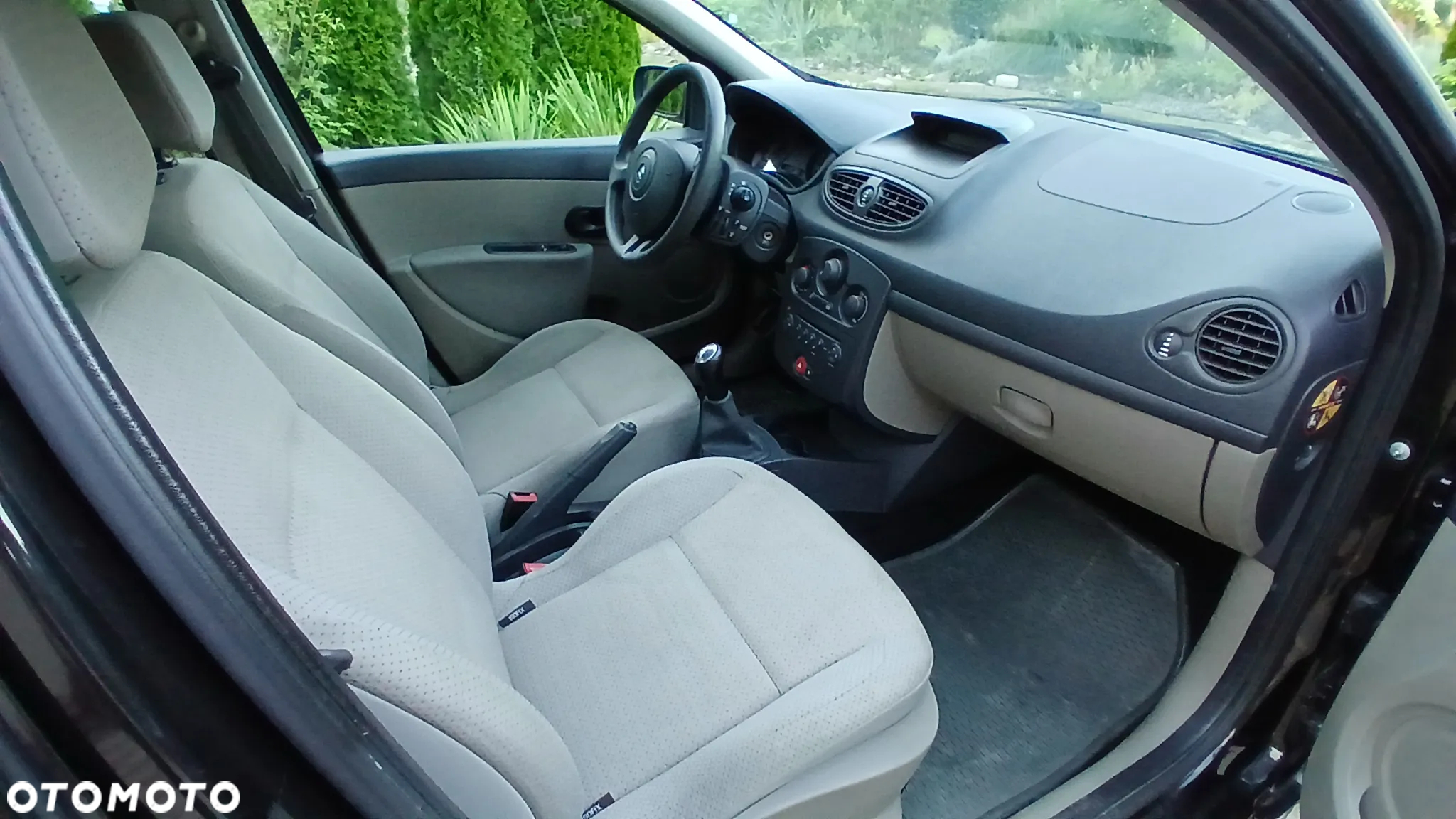 Renault Clio - 16