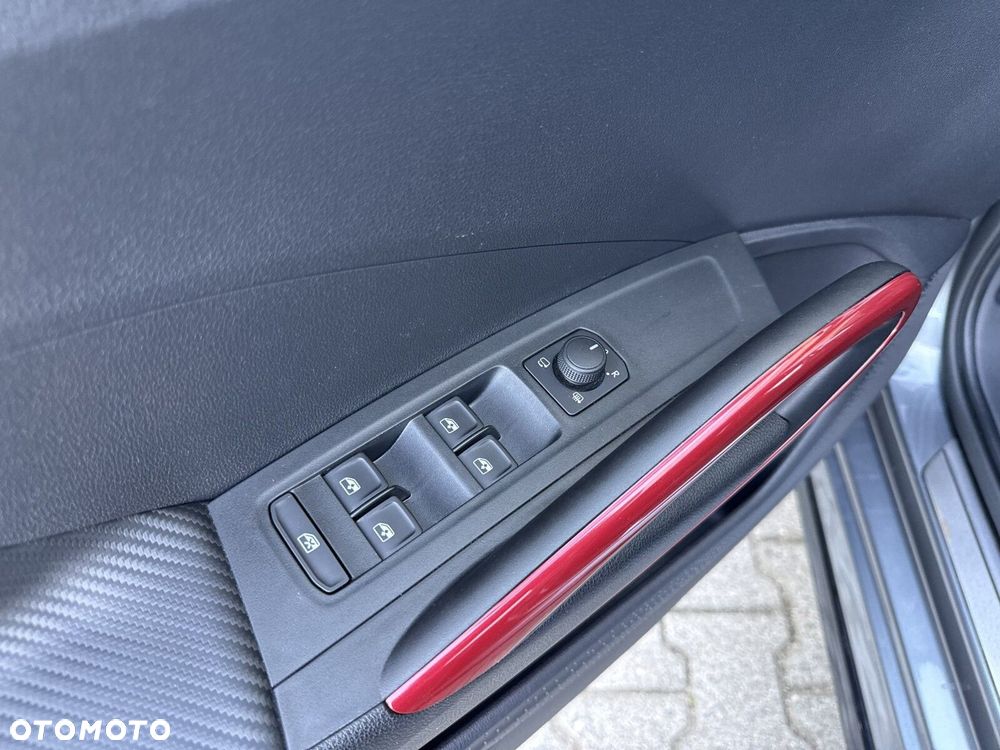 Skoda Fabia 1.0 TSI Monte Carlo DSG - 33