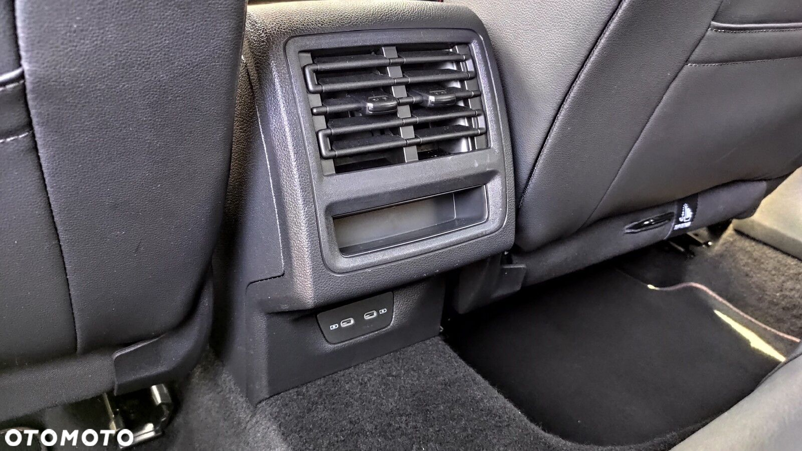 Volkswagen Golf - 33
