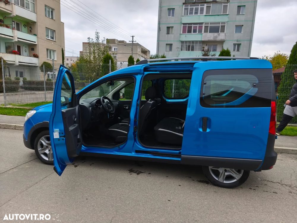 Dacia Dokker SCe 100 Stepway Celebration - 3
