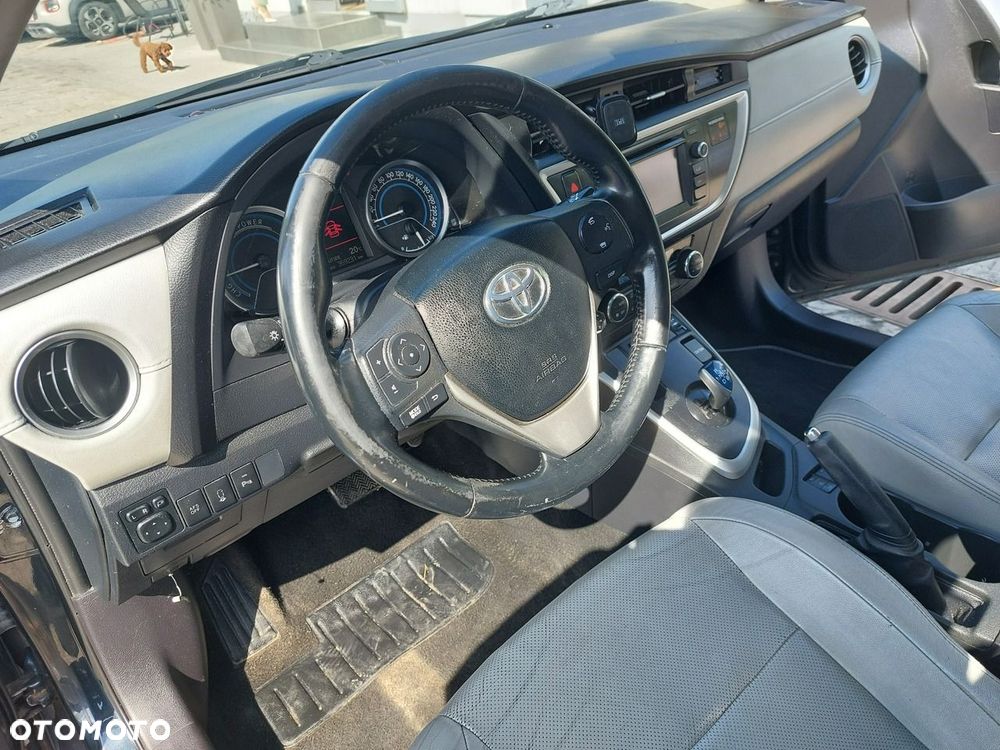 Toyota Auris - 10