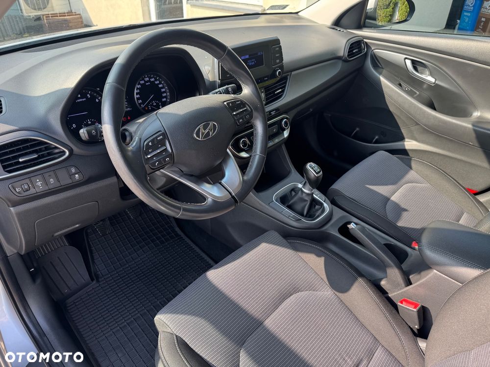 Hyundai i30 1.5 DPI Classic + - 25