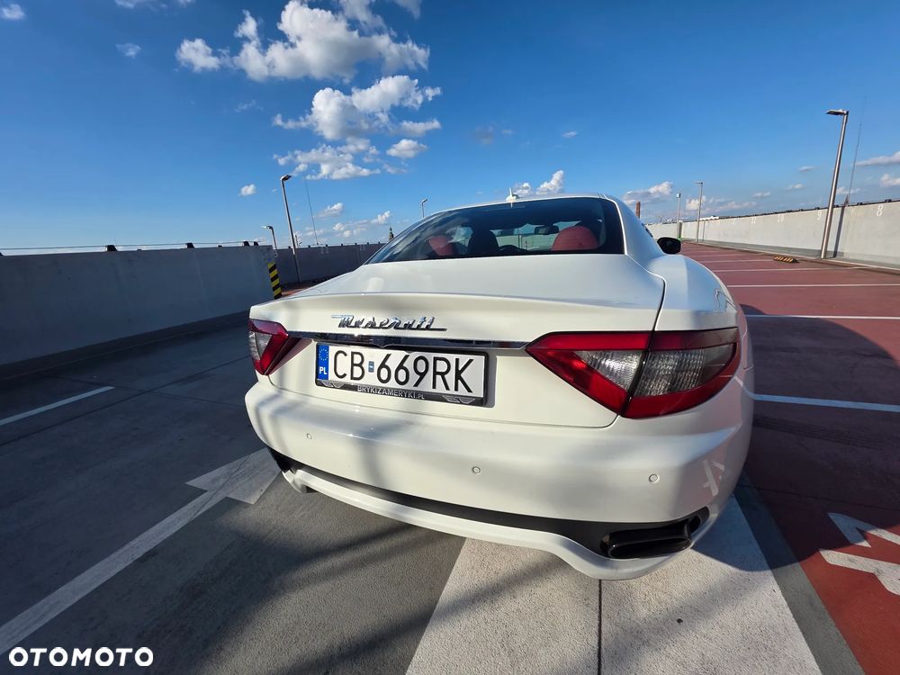 Maserati GranTurismo S Automat - 16