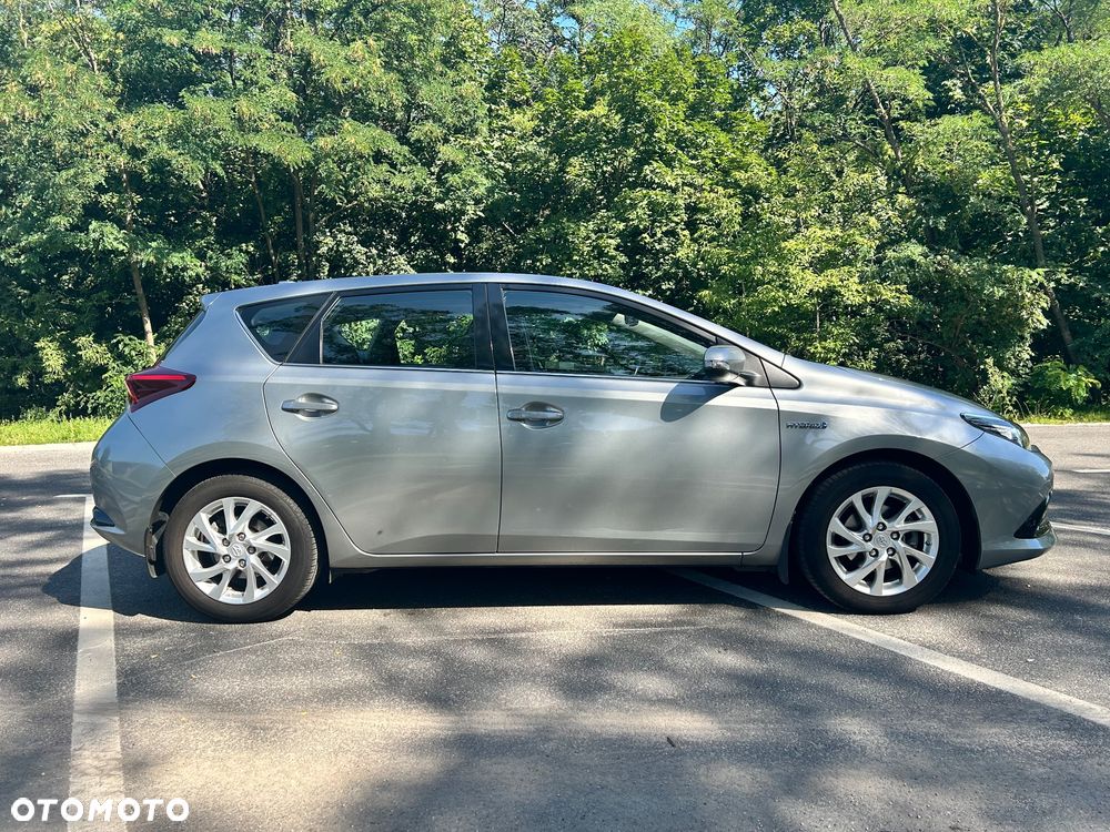 Toyota Auris Hybrid 135 Premium - 10