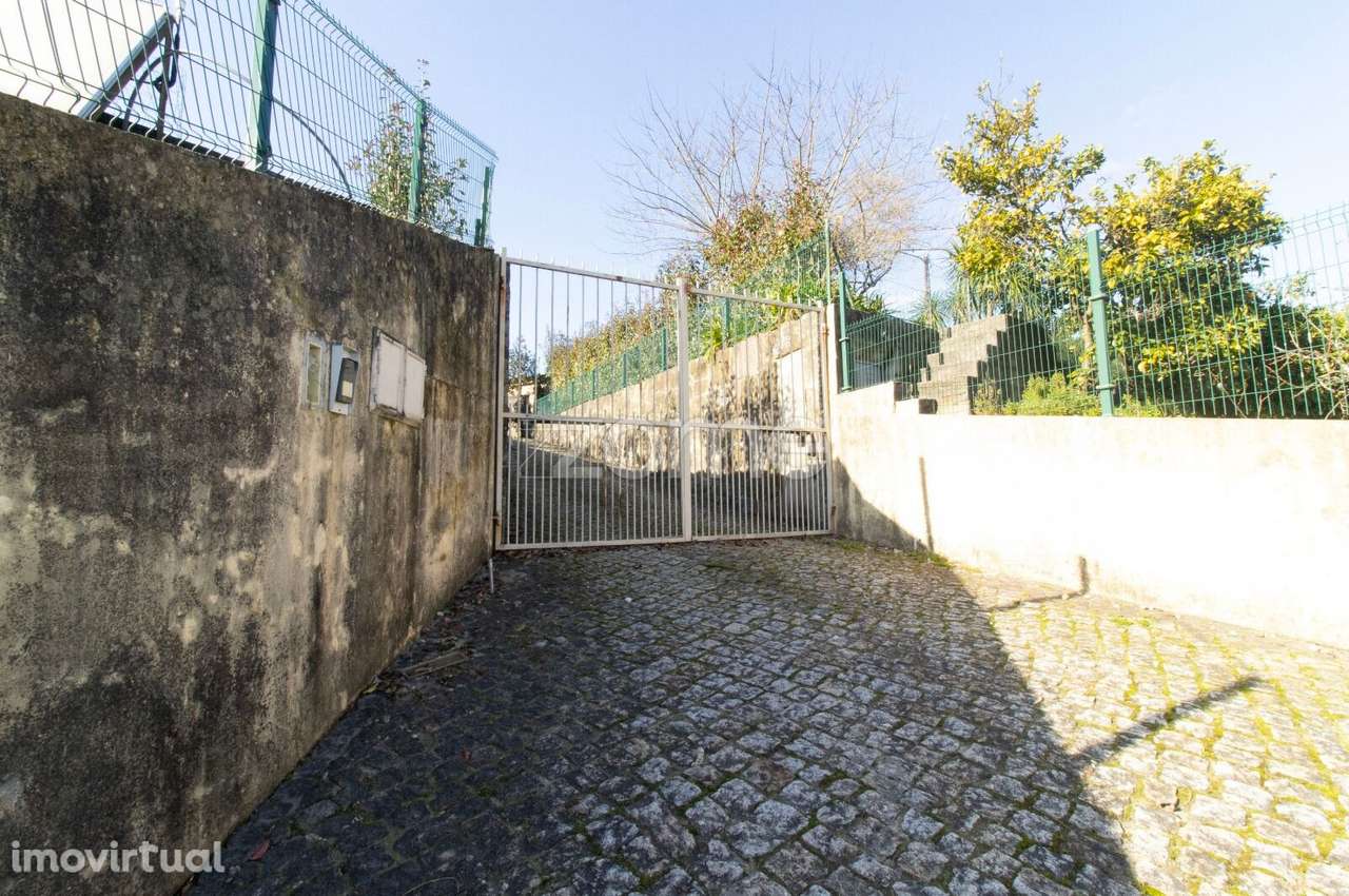 Moradia individual térrea T4 com piscina. Dossãos - Vila Verde - Grande imagem: 2/48