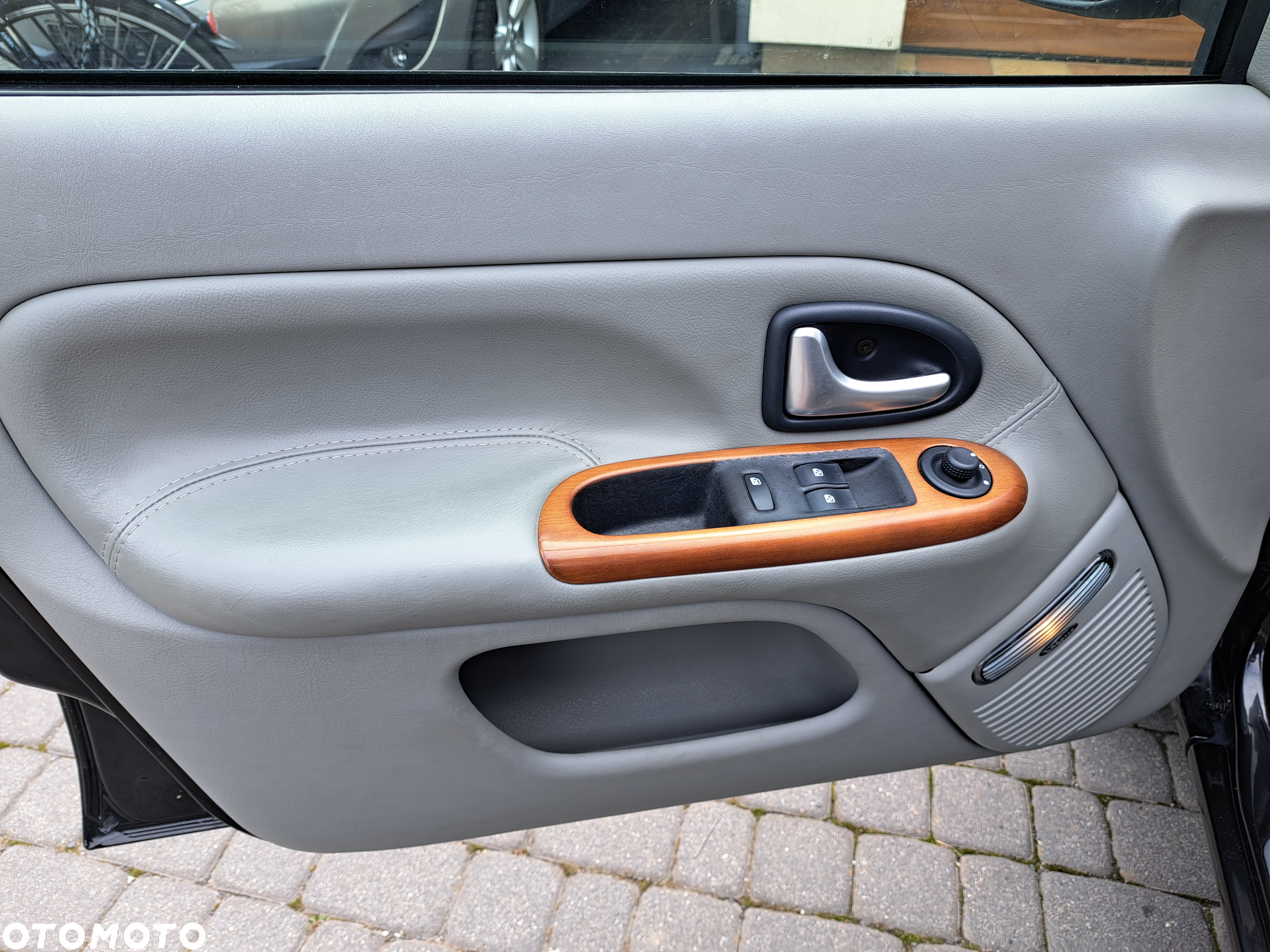 Renault Clio 1.6 16V Initiale - 18