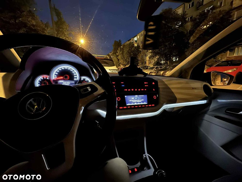 Volkswagen up! 1.0 TSI GTI - 11