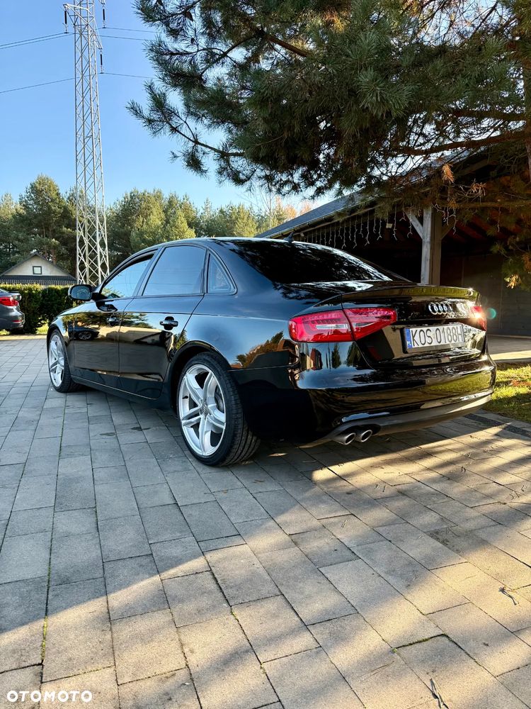 Audi A4 Limousine - 8