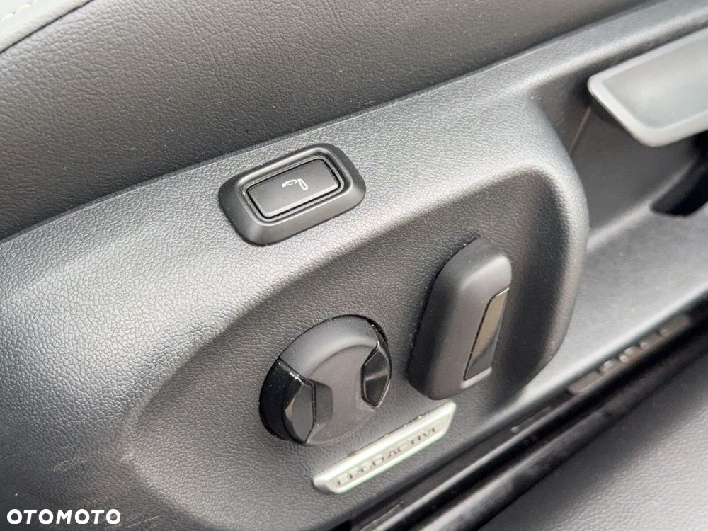 Volkswagen Passat - 12