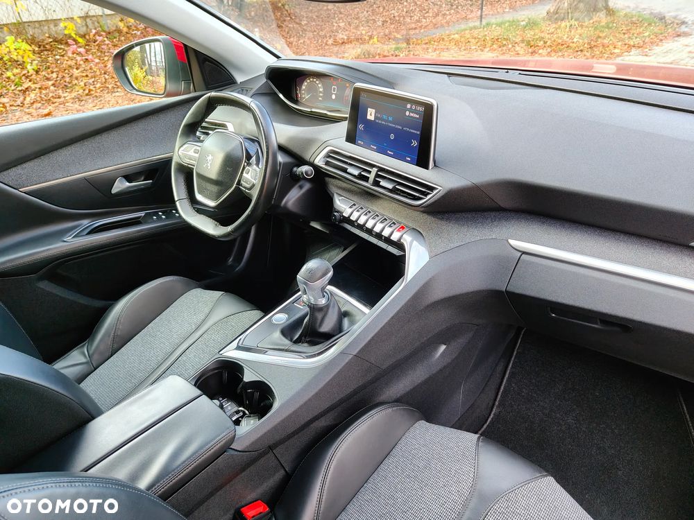 Peugeot 3008 1.6 BlueHDi Allure S&S EAT6 - 33