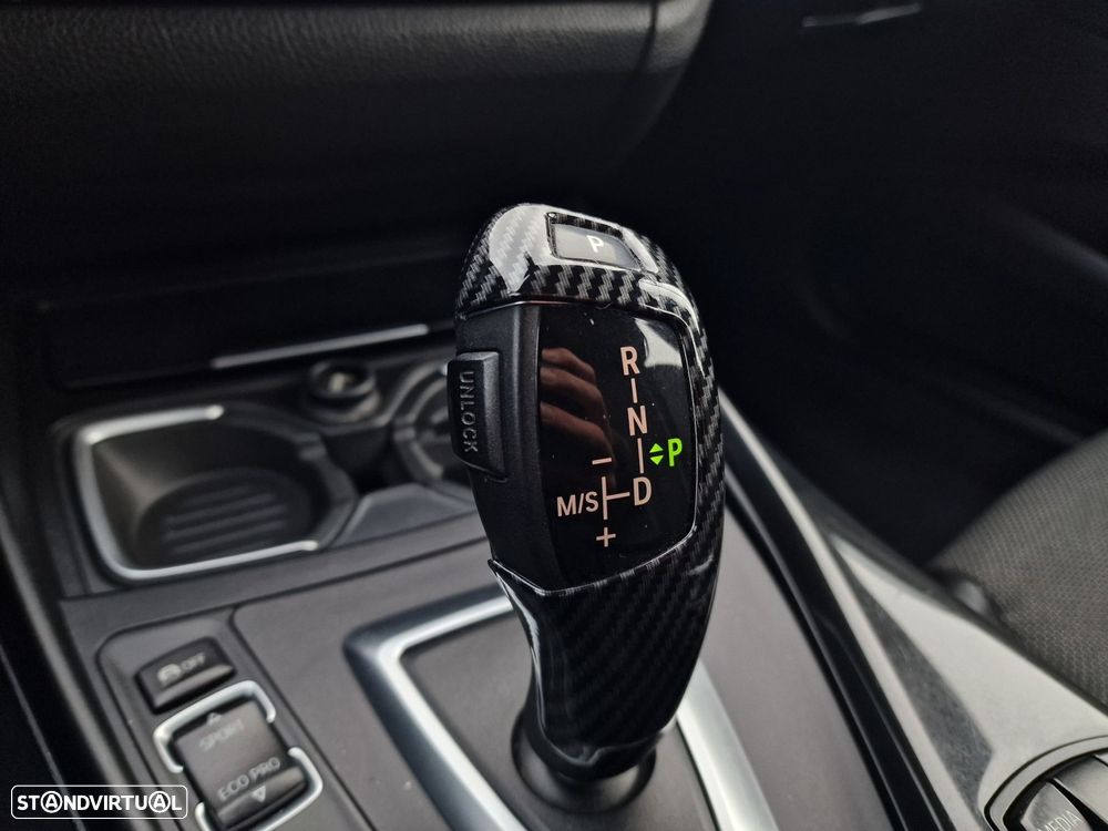 BMW 116 d Line Urban Auto - 27