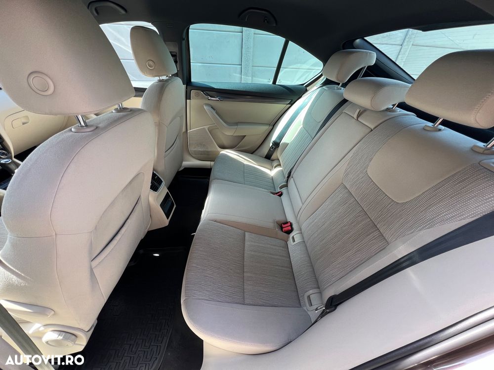 Skoda Octavia 2.0 TDI DSG Style - 13